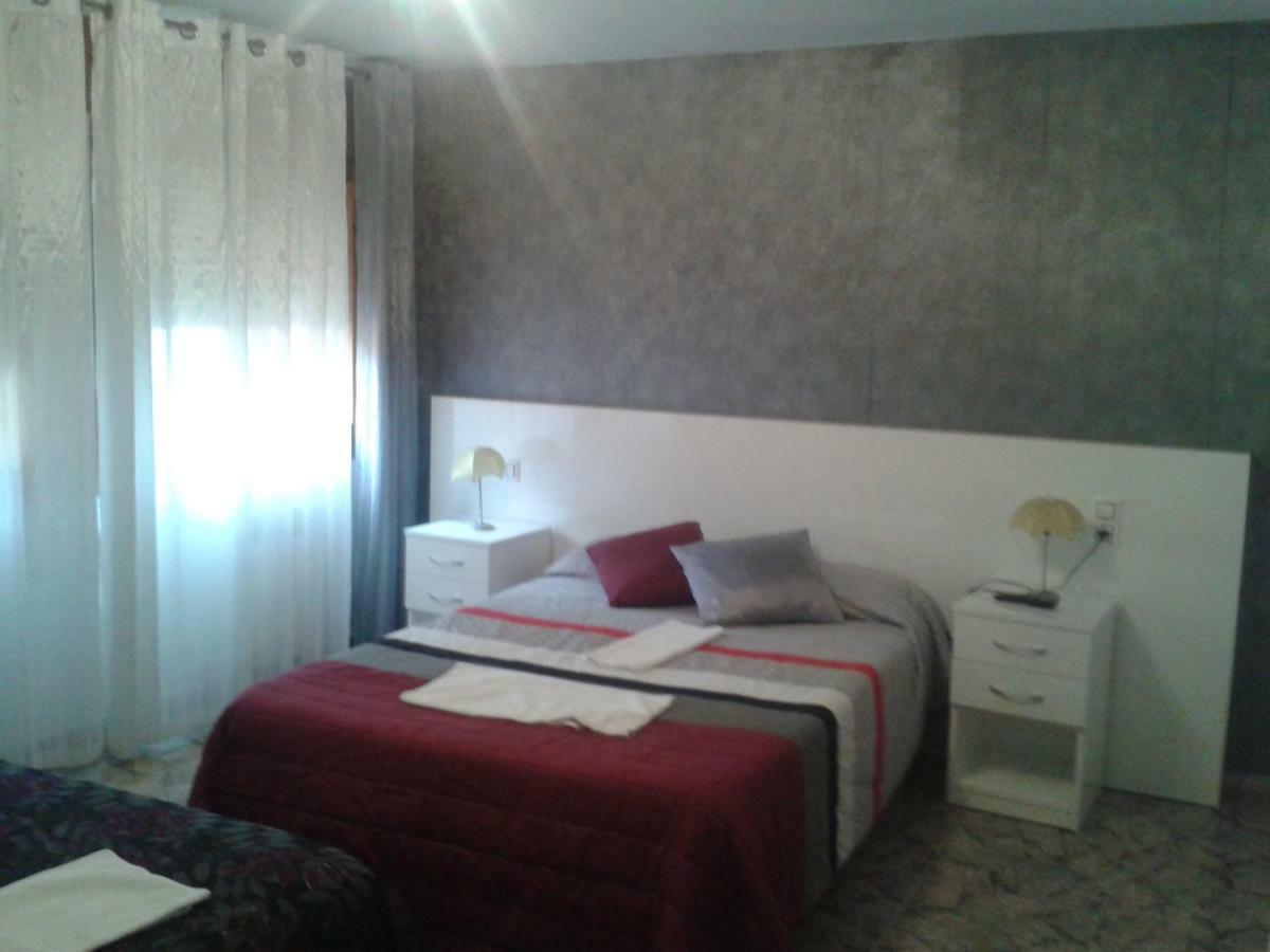 Hostal Texas 2 Fuentes de Ebro Eksteriør bilde